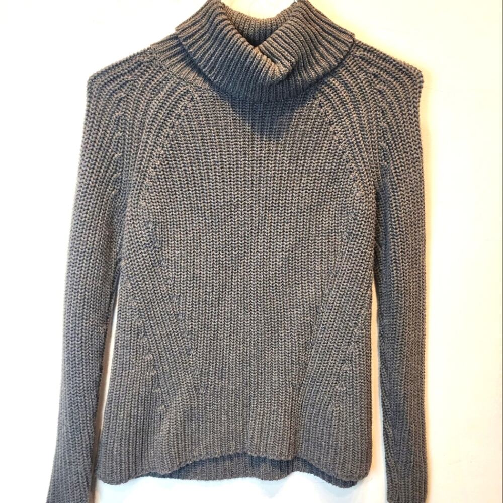 Good Threads Grey Turtle Neck Sweater Cable Knit Warm Cozy Sweater S